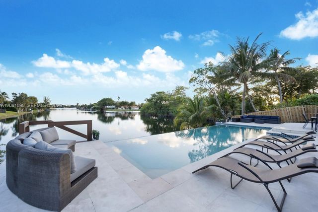 2286 NE 215th Street, Miami, FL 33180