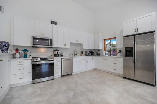2286 NE 215th Street, Miami, FL 33180