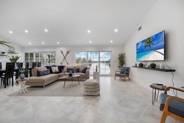 2286 NE 215th Street, Miami, FL 33180
