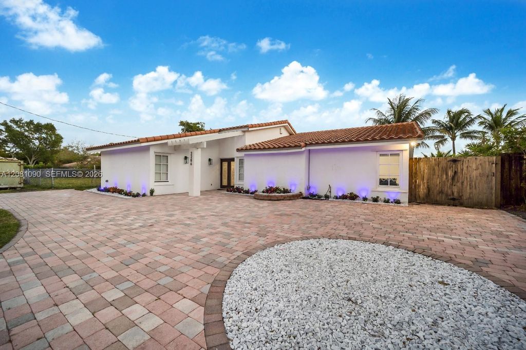 2286 NE 215th Street, Miami, FL 33180