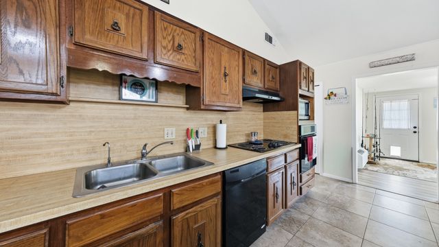 3904 Winding Way, Granbury, TX 76049