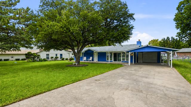 3904 Winding Way, Granbury, TX 76049