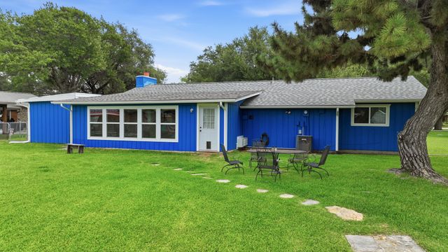 3904 Winding Way, Granbury, TX 76049