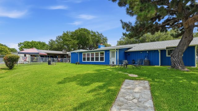 3904 Winding Way, Granbury, TX 76049