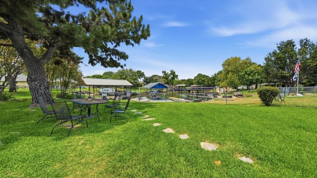 3904 Winding Way, Granbury, TX 76049