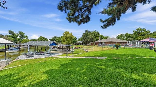 3904 Winding Way, Granbury, TX 76049