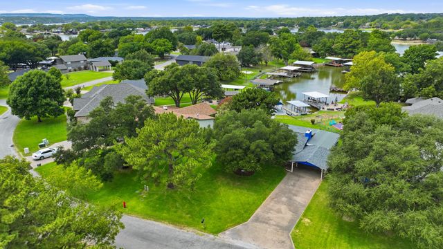 3904 Winding Way, Granbury, TX 76049