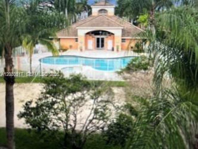 6900 SW 39th Street 111K, Davie, FL 33314
