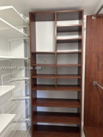 6900 SW 39th Street 111K, Davie, FL 33314