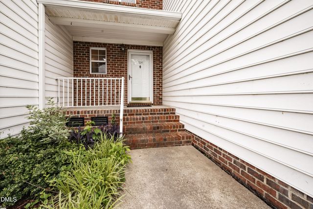 184 Grande Meadow Way, Cary, NC 27513