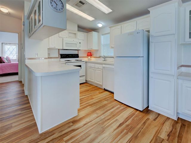 23 SIESTA CIRCLE W, Osprey, FL 34229