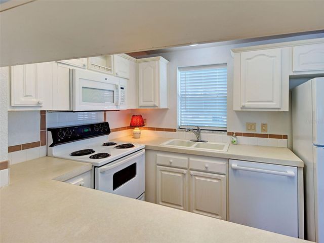 23 SIESTA CIRCLE W, Osprey, FL 34229