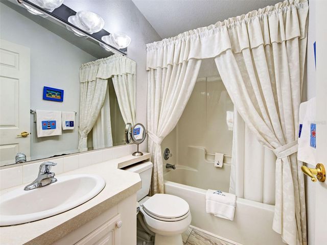 23 SIESTA CIRCLE W, Osprey, FL 34229