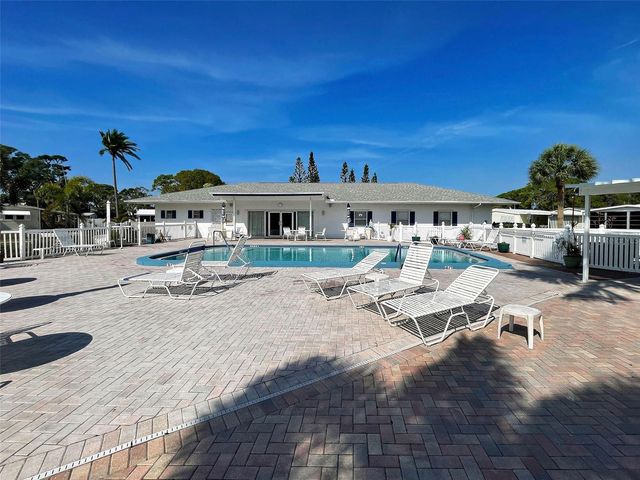 23 SIESTA CIRCLE W, Osprey, FL 34229