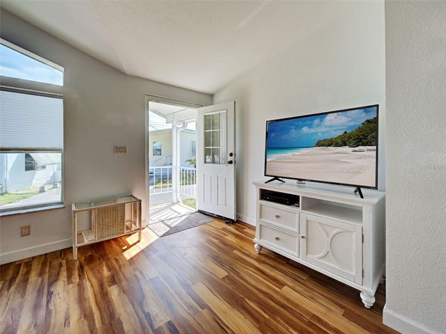 23 SIESTA CIRCLE W, Osprey, FL 34229
