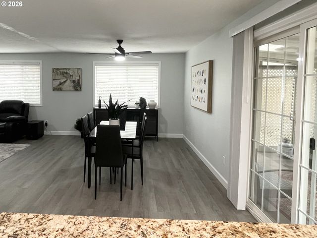 403 E CLACKAMAS Cir, Woodburn, OR 97071