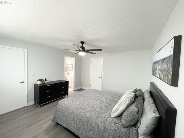 403 E CLACKAMAS Cir, Woodburn, OR 97071