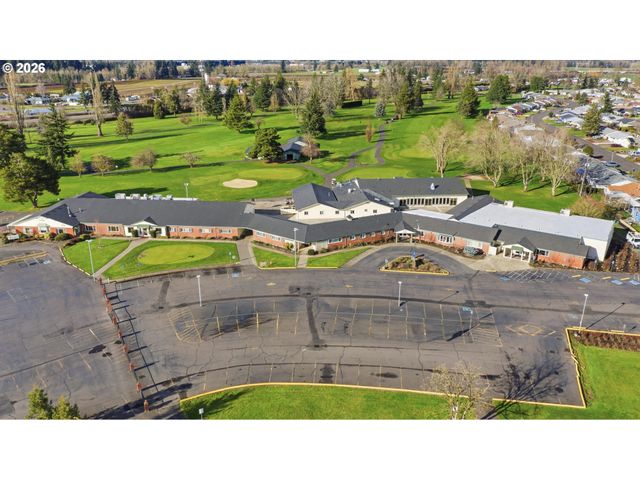 403 E CLACKAMAS Cir, Woodburn, OR 97071