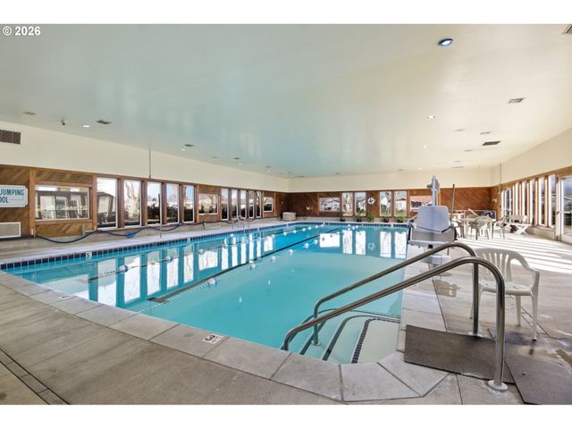 403 E CLACKAMAS Cir, Woodburn, OR 97071