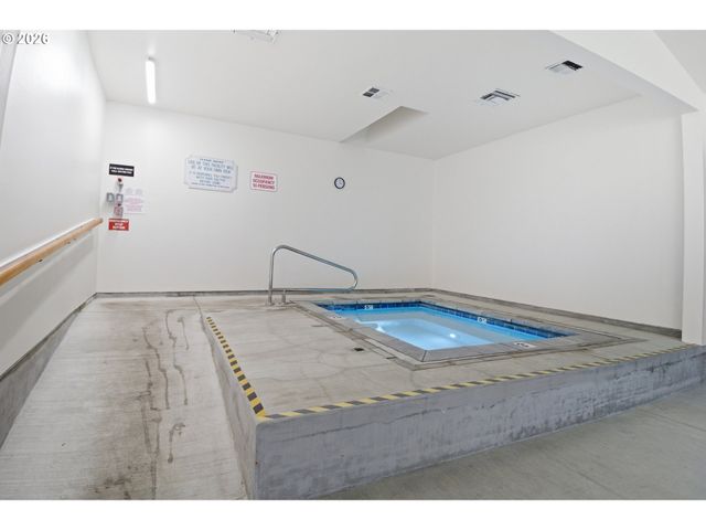 403 E CLACKAMAS Cir, Woodburn, OR 97071