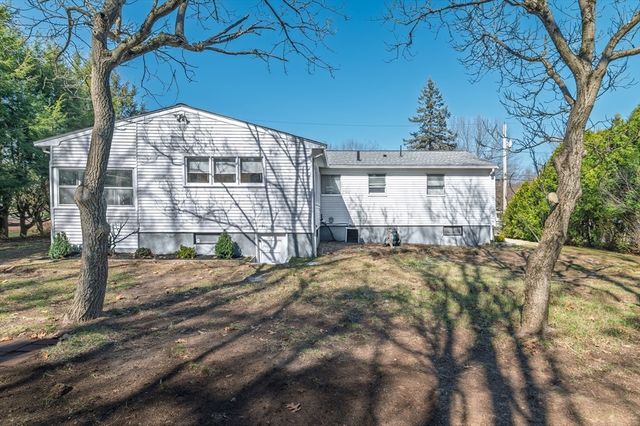 19 Cochato Park, Randolph, MA 02368