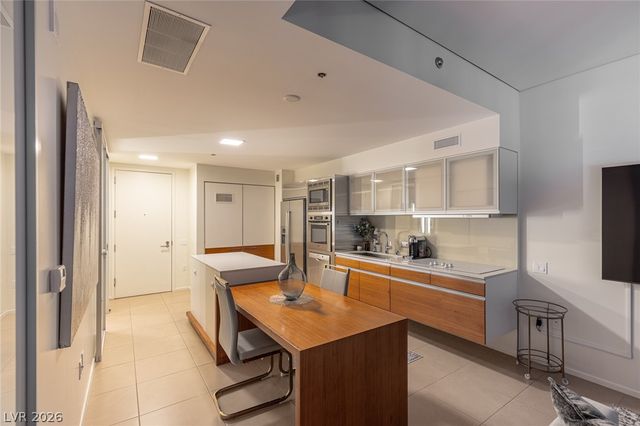 3722 Las Vegas Boulevard 1903, Las Vegas, NV 89158