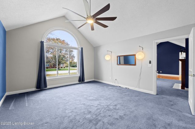 126 Deep Springs Dr, Bardstown, KY 40004