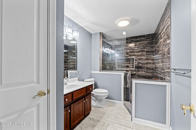 126 Deep Springs Dr, Bardstown, KY 40004