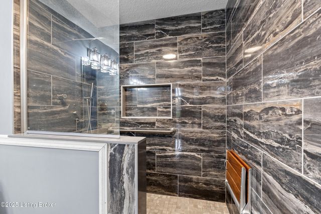 126 Deep Springs Dr, Bardstown, KY 40004