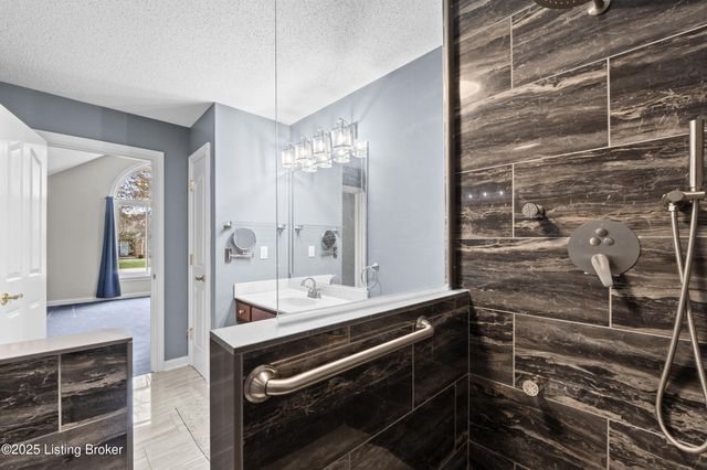 126 Deep Springs Dr, Bardstown, KY 40004