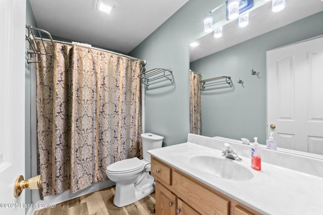 126 Deep Springs Dr, Bardstown, KY 40004