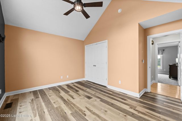 126 Deep Springs Dr, Bardstown, KY 40004