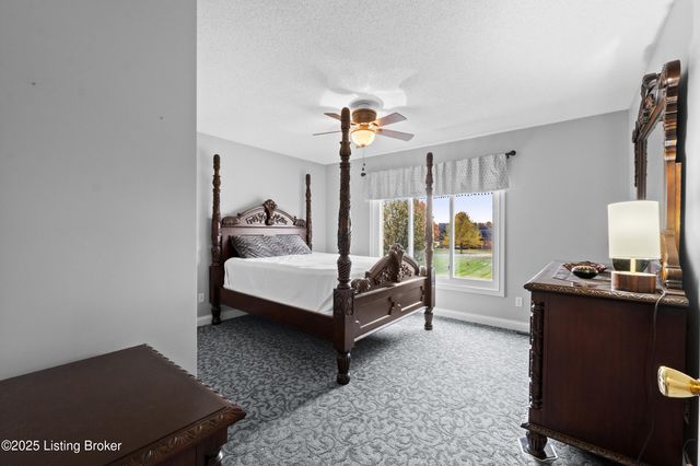 126 Deep Springs Dr, Bardstown, KY 40004