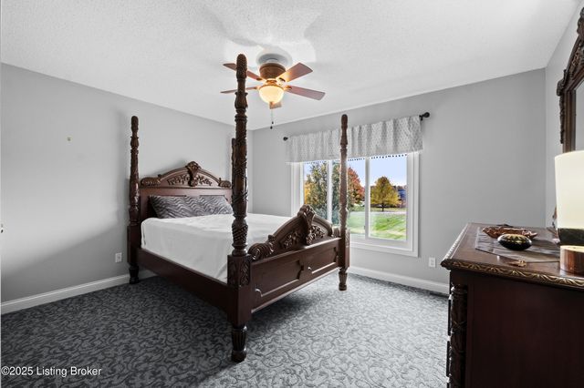 126 Deep Springs Dr, Bardstown, KY 40004