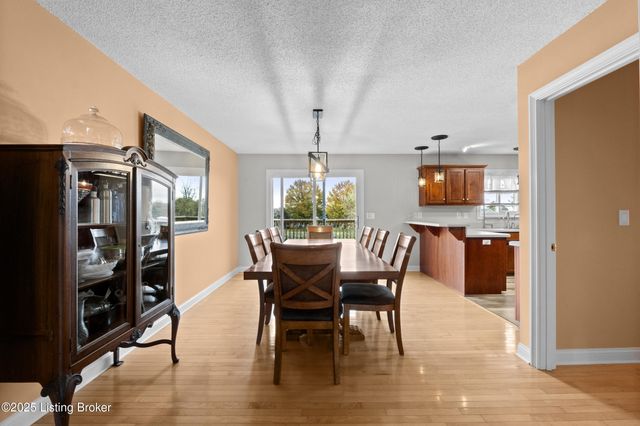 126 Deep Springs Dr, Bardstown, KY 40004