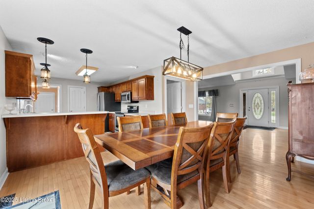 126 Deep Springs Dr, Bardstown, KY 40004