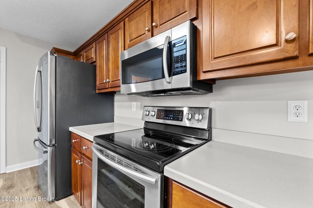 126 Deep Springs Dr, Bardstown, KY 40004