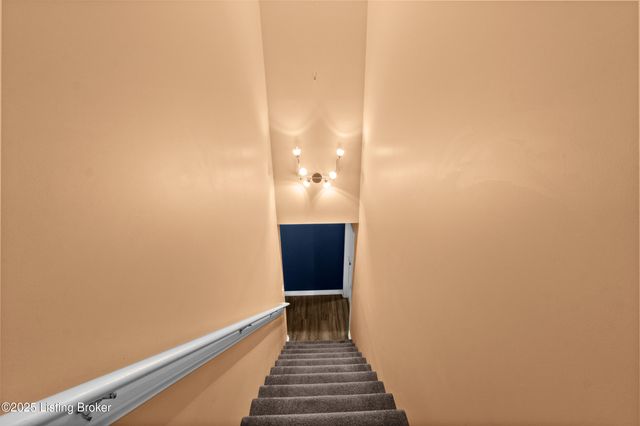 126 Deep Springs Dr, Bardstown, KY 40004