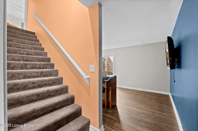 126 Deep Springs Dr, Bardstown, KY 40004