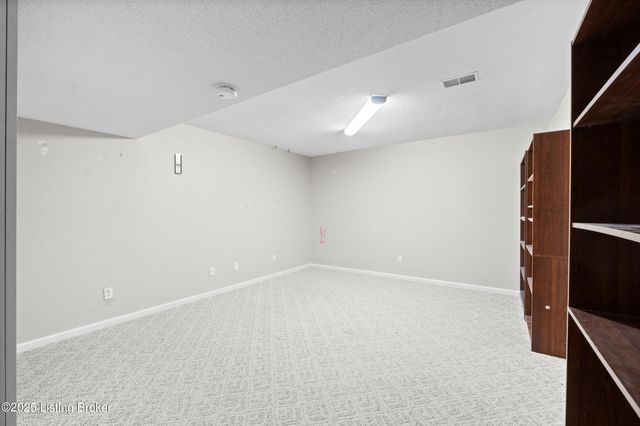 126 Deep Springs Dr, Bardstown, KY 40004