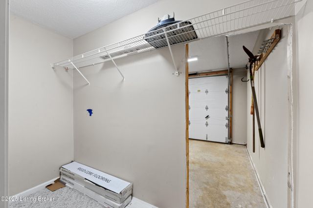 126 Deep Springs Dr, Bardstown, KY 40004