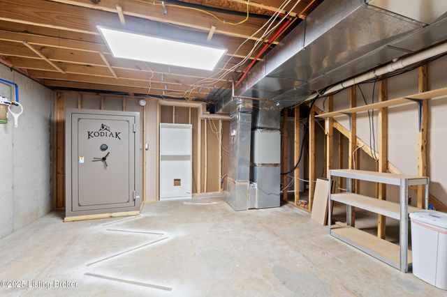 126 Deep Springs Dr, Bardstown, KY 40004