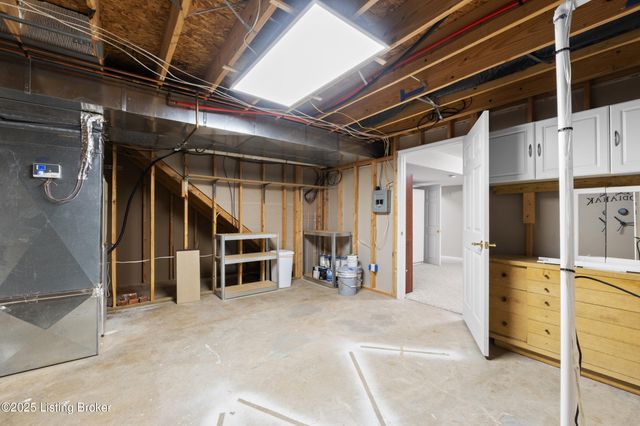 126 Deep Springs Dr, Bardstown, KY 40004