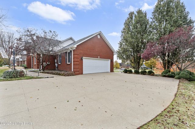 126 Deep Springs Dr, Bardstown, KY 40004