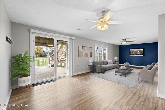 126 Deep Springs Dr, Bardstown, KY 40004