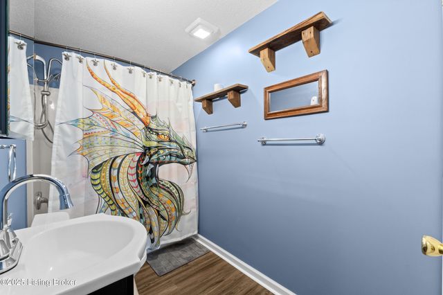 126 Deep Springs Dr, Bardstown, KY 40004