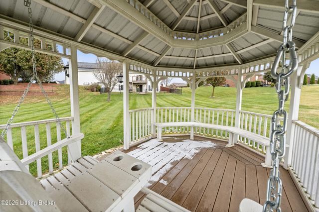 126 Deep Springs Dr, Bardstown, KY 40004