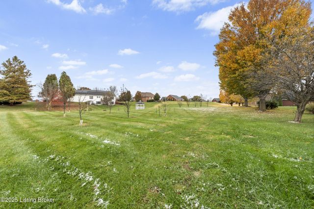 126 Deep Springs Dr, Bardstown, KY 40004