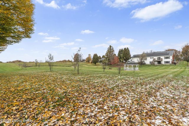 126 Deep Springs Dr, Bardstown, KY 40004