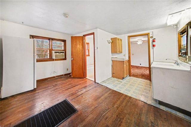 300 Winner Avenue, Smithville, MO 64089